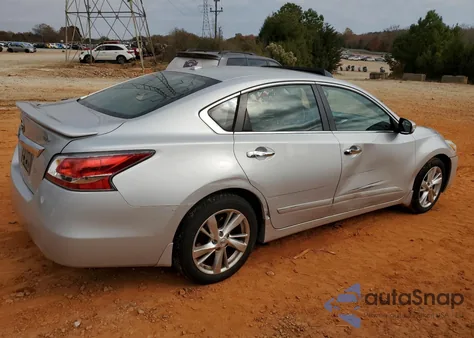 2015 Nissan Altima 2.5 z USA, uszkodzony, nr VIN 1N4AL3AP5FN863516